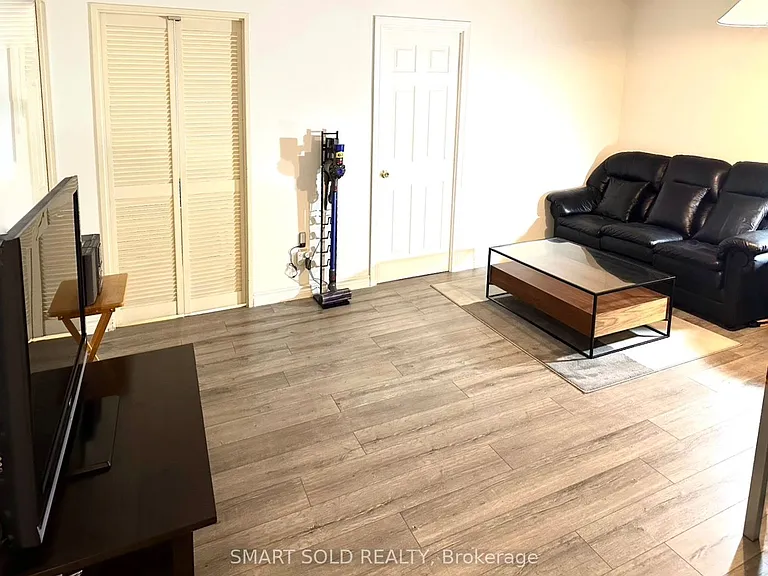 55 Centre Ave #1806 — Photo 2
