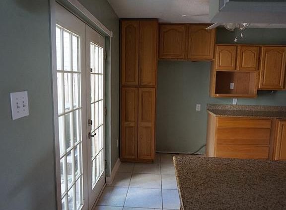 3rd image of 1500 W Esplanade Ave APT 20C