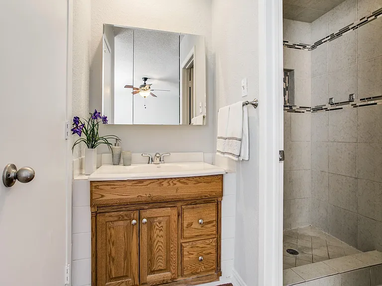 5424 Buckner Ct — Photo 11
