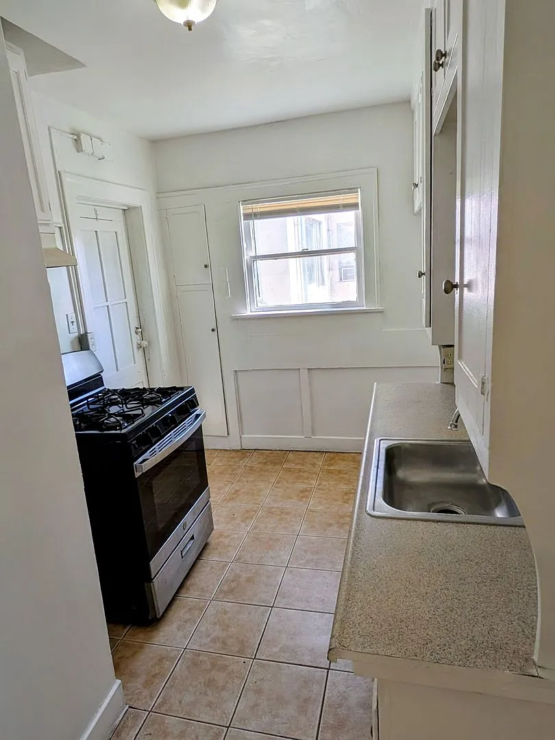 744 Lime Avenue — Photo 4