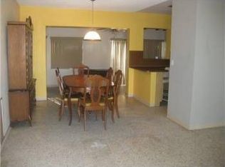 934 W 72nd Pl, Hialeah, FL 33014