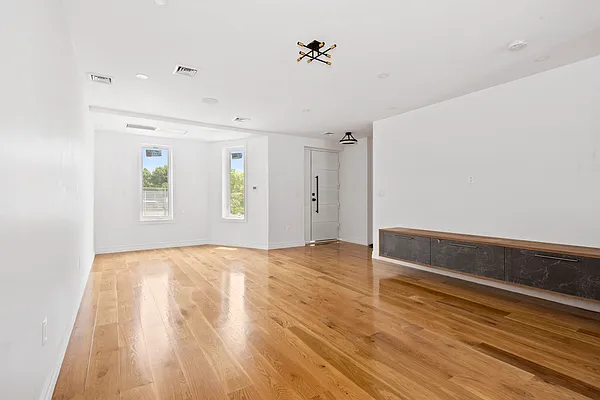 Rented by Brown Harris Stevens | media 10