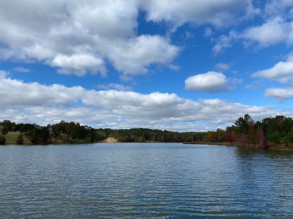 1st image of 812 Twin Lakes Cv