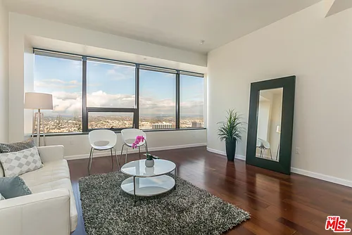 1100 Wilshire Blvd Photo 1