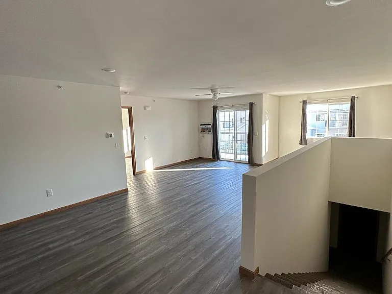 126 S Dousman St — Photo 11