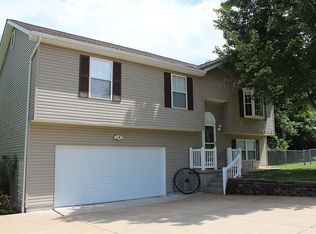 354 Martin Field Ct, Villa Ridge, MO 63089