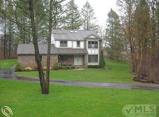 8519 Far Ravine Dr, Pinckney, MI 48169