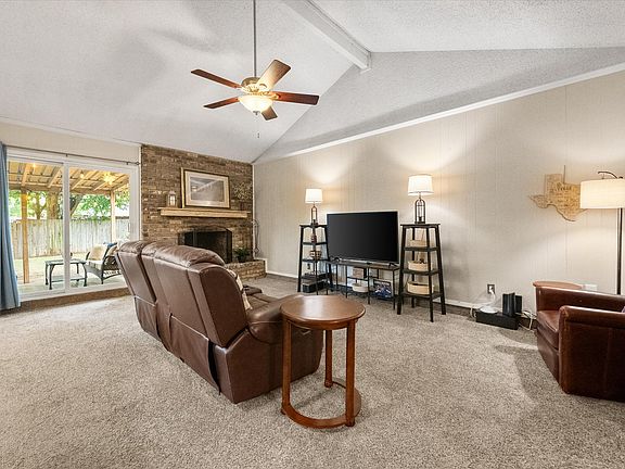 4th image of 2709 Blue Quail Dr