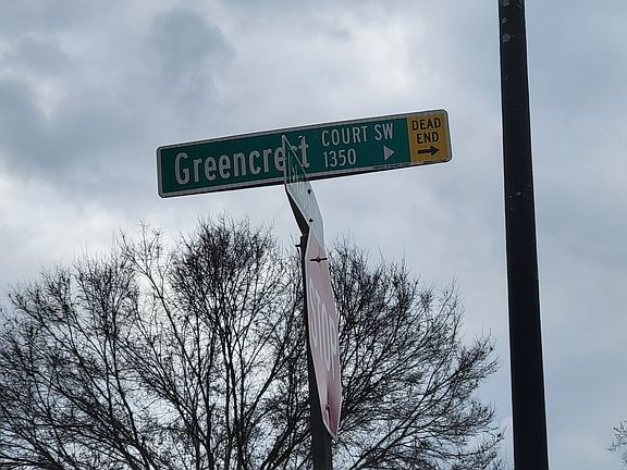 4th image of 1388 Greencrest Ct