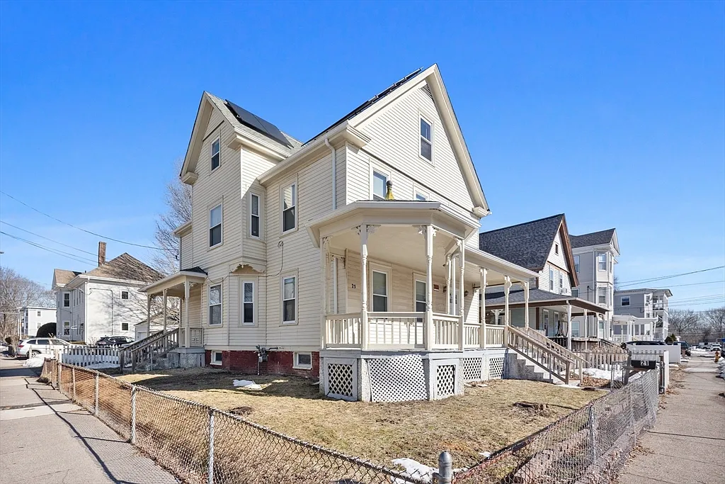 3 bed, 1.0 bath, 1000 sqft, $2,600 — Photo 2