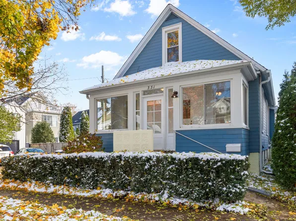 331 Granby Rd, Lake Forest, IL 60045