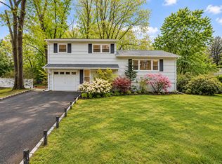 12 Barrie Rd, East Brunswick, NJ 08816