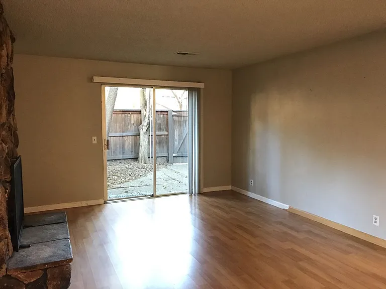 2152 Bella Casa St — Photo 7