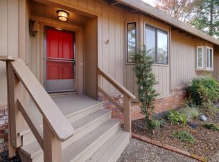 23753 Maple Ct, Auburn, CA 95602