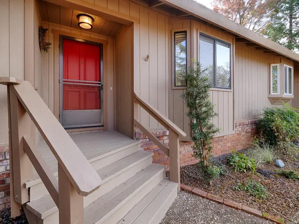 23753 Maple Ct, Auburn, CA 95602