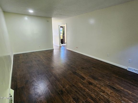 4th image of 2205 Forest Acres Dr