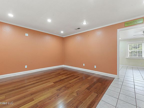 3rd image of 2613 Avenido Encanto St