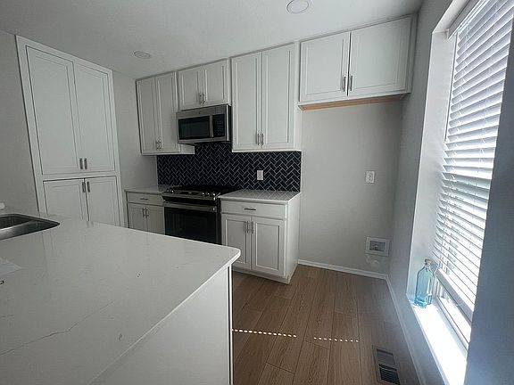 5th image of 3775 Cedar Ridge Dr