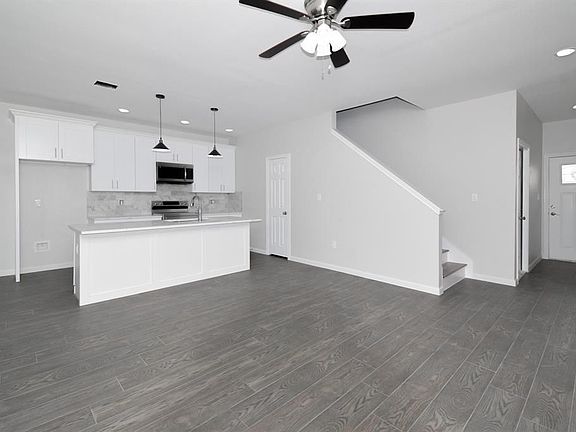 5th image of 4719 19th St #C