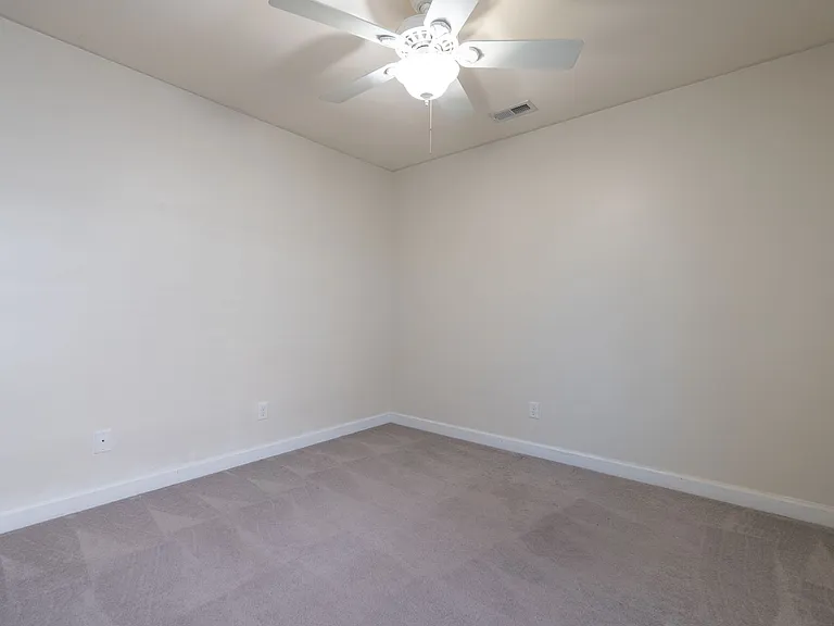 1400 Goodman St — Photo 26