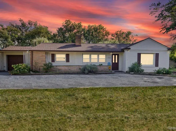 17825 Louise St, Southfield, MI 48075