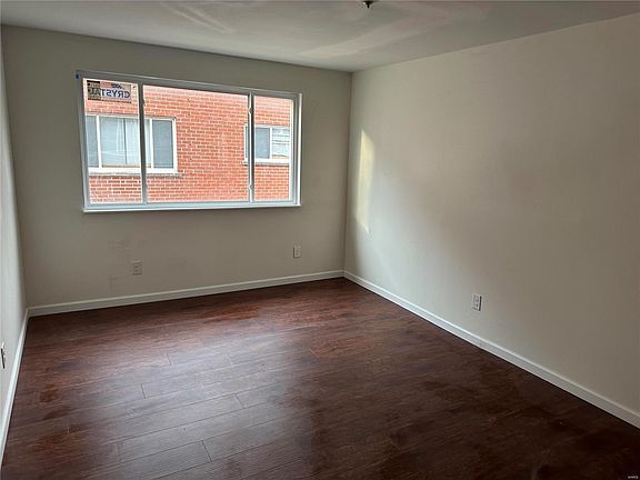 5th image of 801 W Courtois St