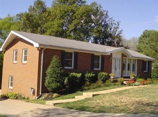 2701 Priest Lake Dr, Nashville, TN 37217