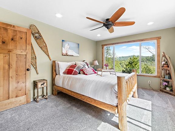 4th image of 3145 Lois Ln