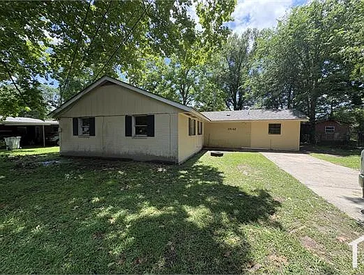 3532 Buchanan St — Photo 2