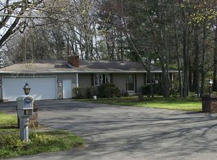 50 Green Meadow Ln, West Springfield, MA 01089