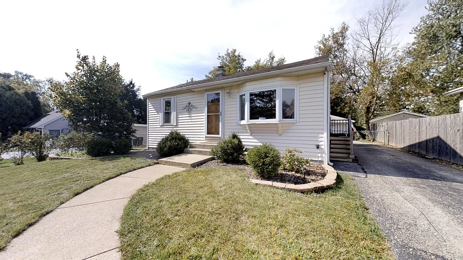 4014 Liberty Blvd photo 1