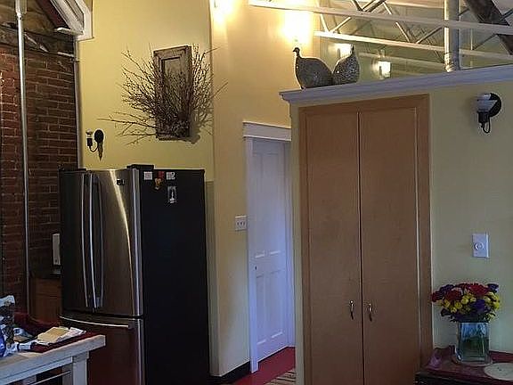 Large, bright kitchen