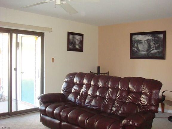 4th image of 2234 Windom Pl