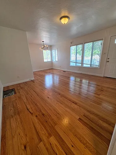 4515 Spring St Photo 1