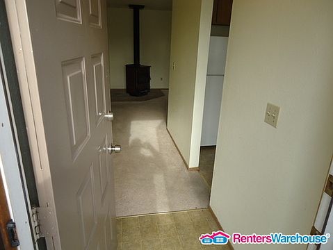 4th image of 907 31st St NE APT D