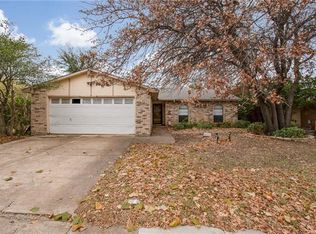 2125 Foxcroft Ln, Arlington, TX 76014