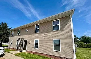 1119 W Clark St #201