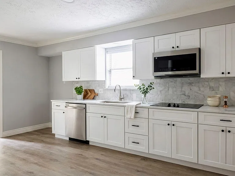 14011 Wickersham Ln — Photo 8