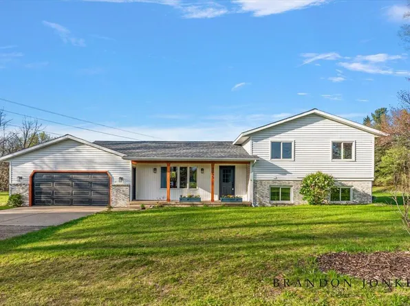 9095 76th St SE, Alto, MI 49302