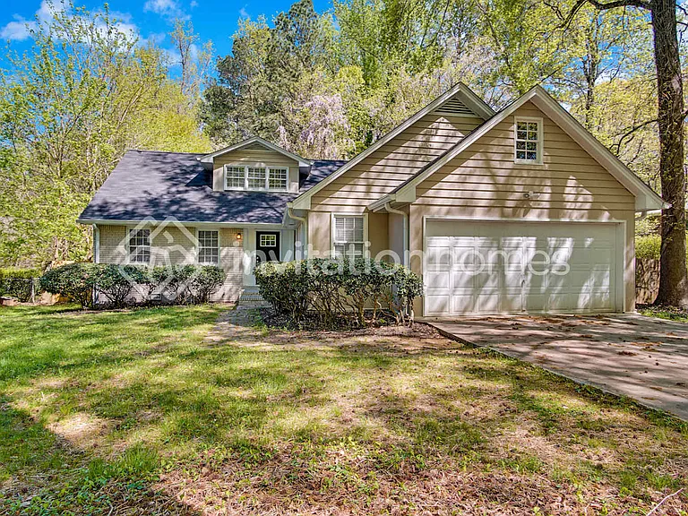 2405 Old Colony Rd — Photo 1