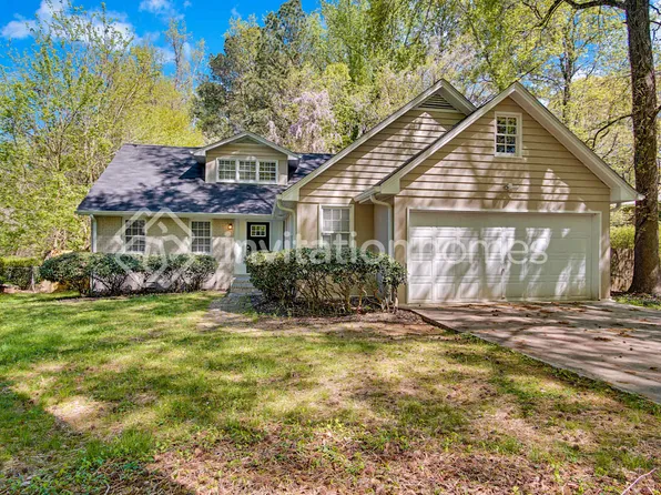 2405 Old Colony Rd, East Pt, GA 30344