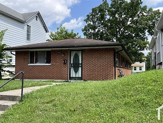 444 Groveland Ave