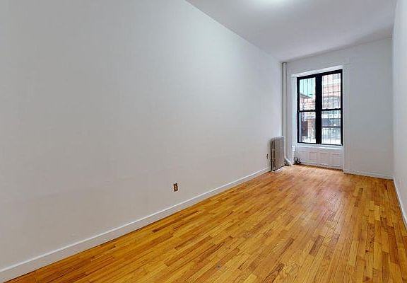 4th image of 158 W 15th St APT 1A