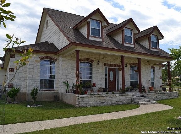 2nd image of 156 Glenvalley Cir