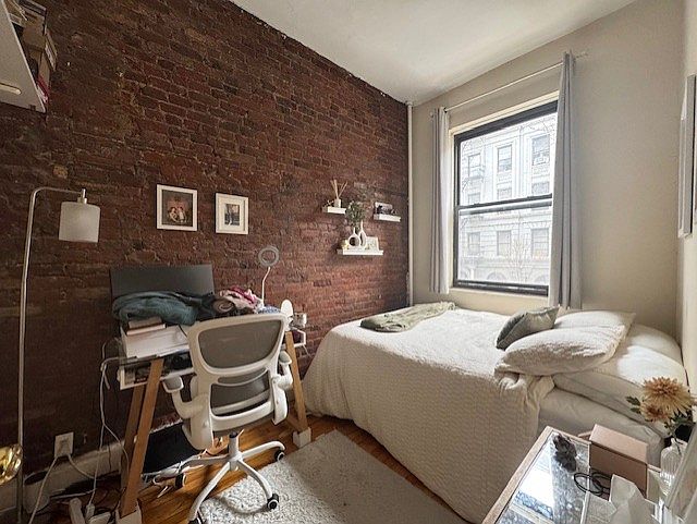 2nd image of 221 W 22nd St APT B1