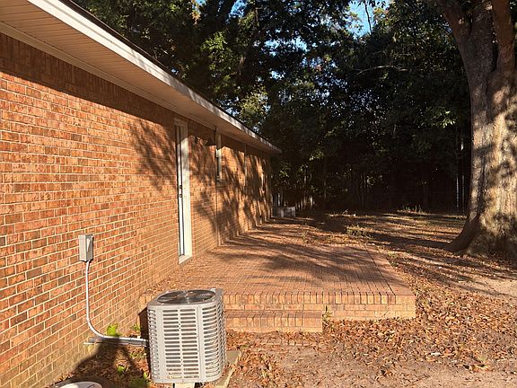 4th image of 2822 S Estates Rd