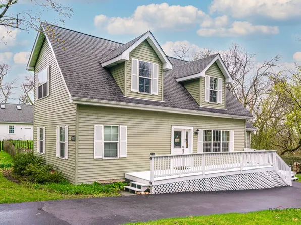 40431 N Fairview St, Antioch, IL 60002