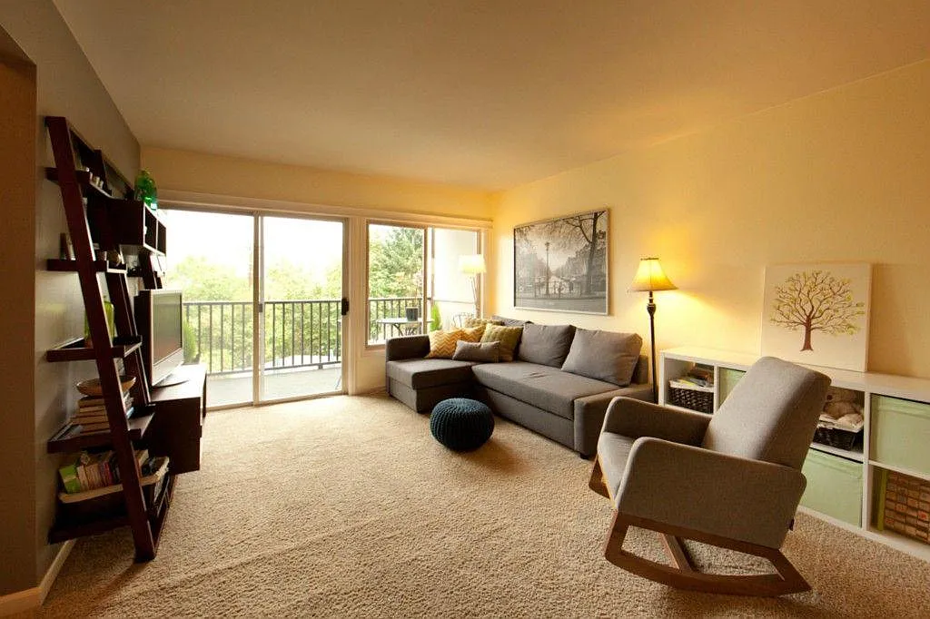 1 bed, 654 sqft, $2,150 — Photo 3