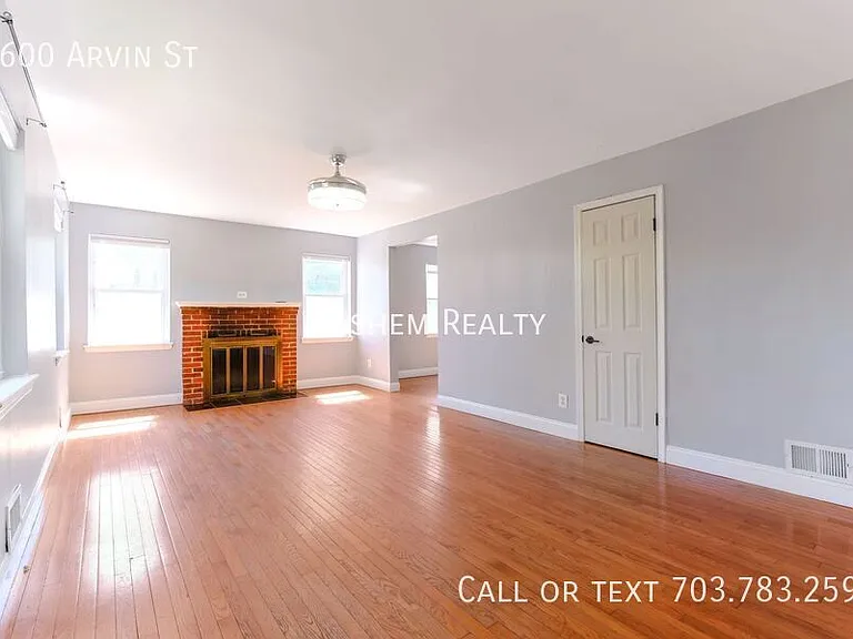 2600 Arvin St — Photo 3