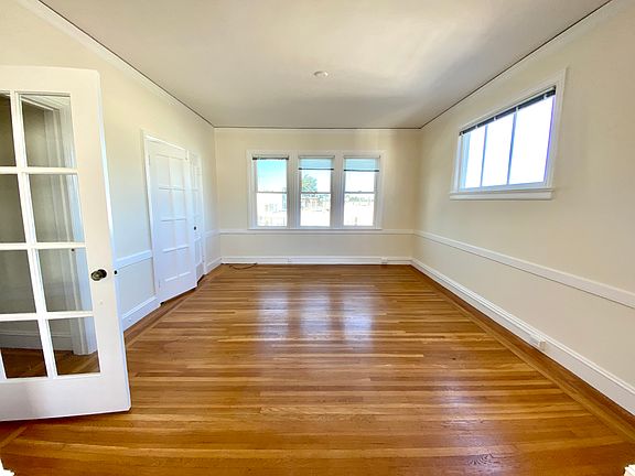 2nd image of 112 Parnassus Ave #6
